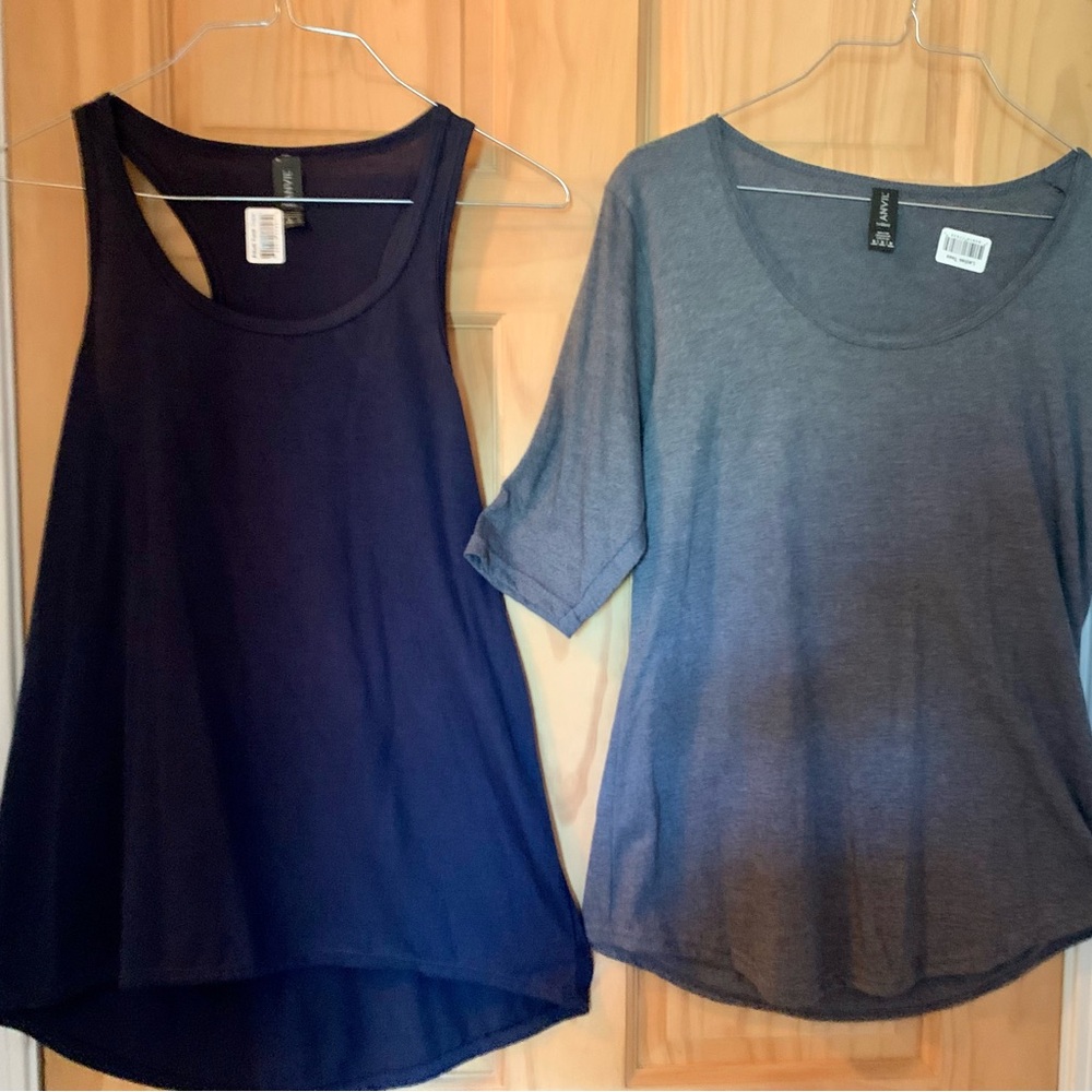 2 Anvil Tops: Gray 1/2 Sleeve Scoop Neck & Dark Blue Racerback Freedom Tank Med